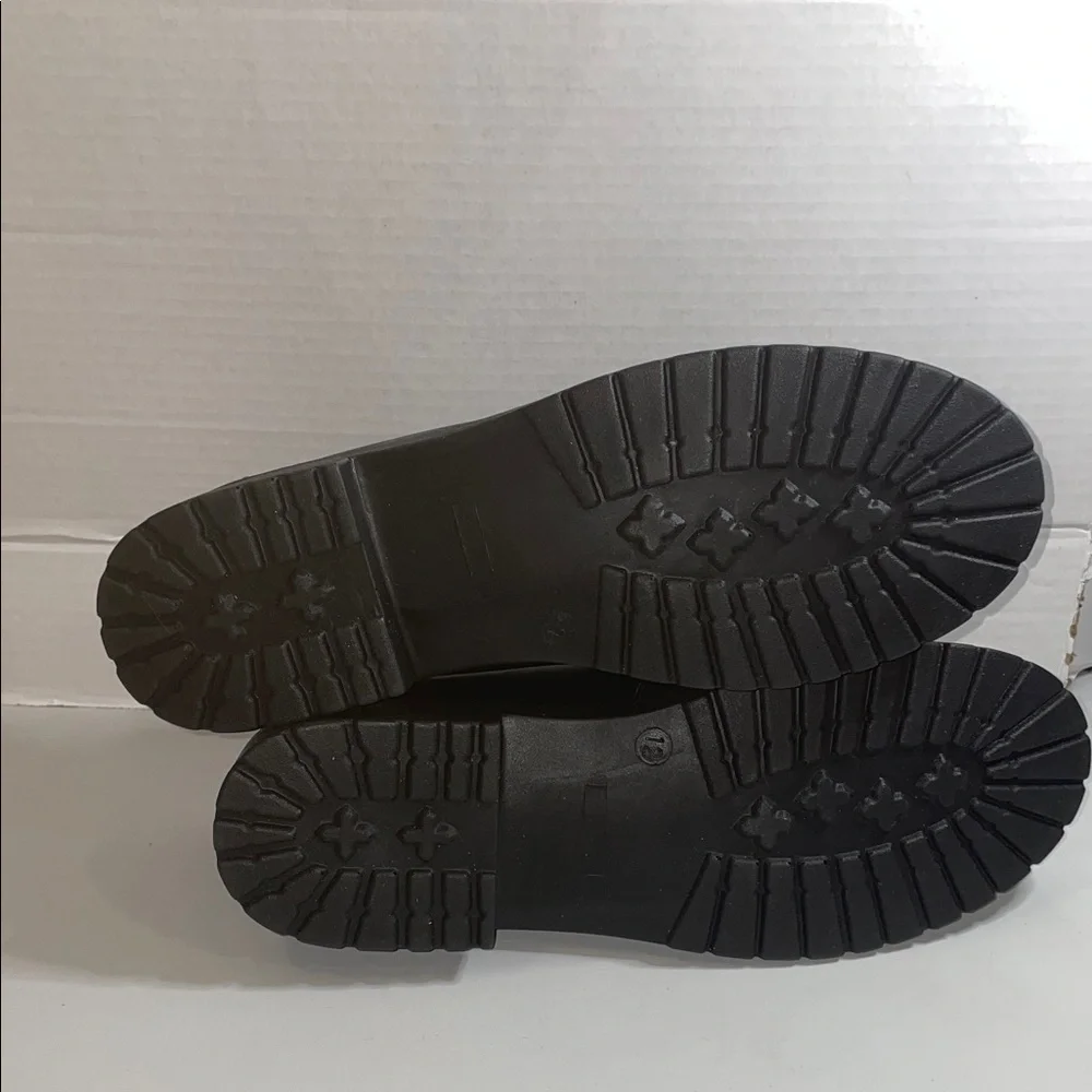 Easy Street Black Whitney Loafers - Picture 5 of 5